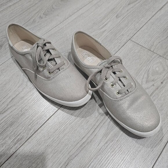 Keds runners Tan in color size 7 - Picture 2 of 3